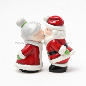 8366 Santa and Mrs Claus