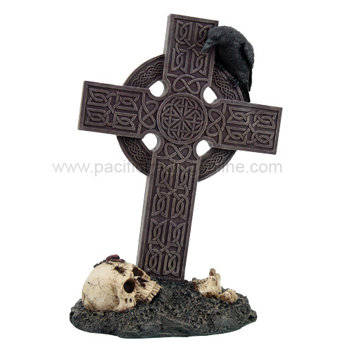 9436 Large Raven On Tombstone Cross