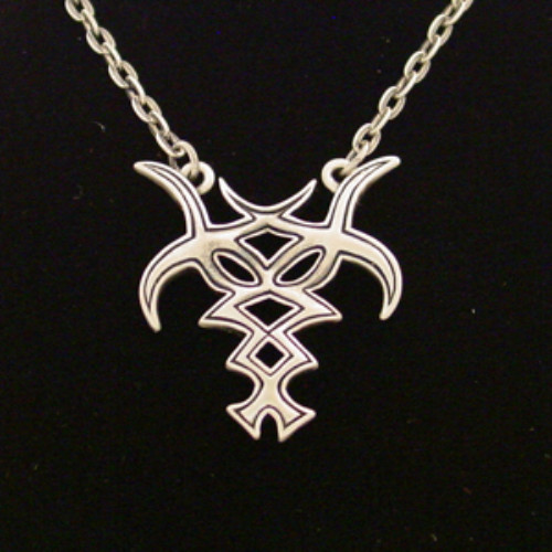 J008 Gothic Dragon Necklace